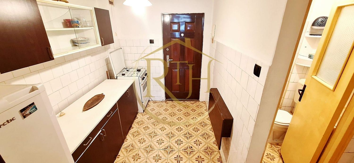 Oferim spre inchiriere, garsoniera situat in zona Complex Studentesc