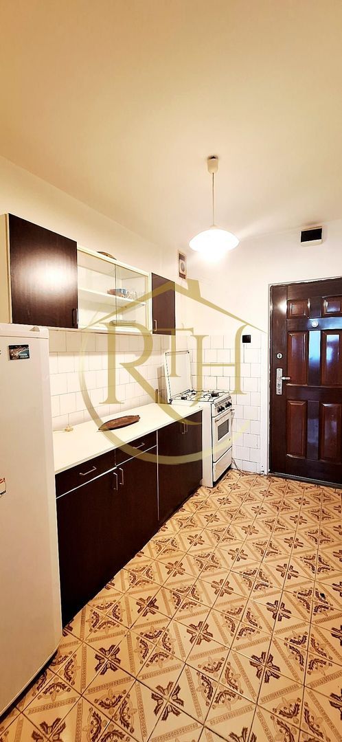 Oferim spre inchiriere, garsoniera situat in zona Complex Studentesc