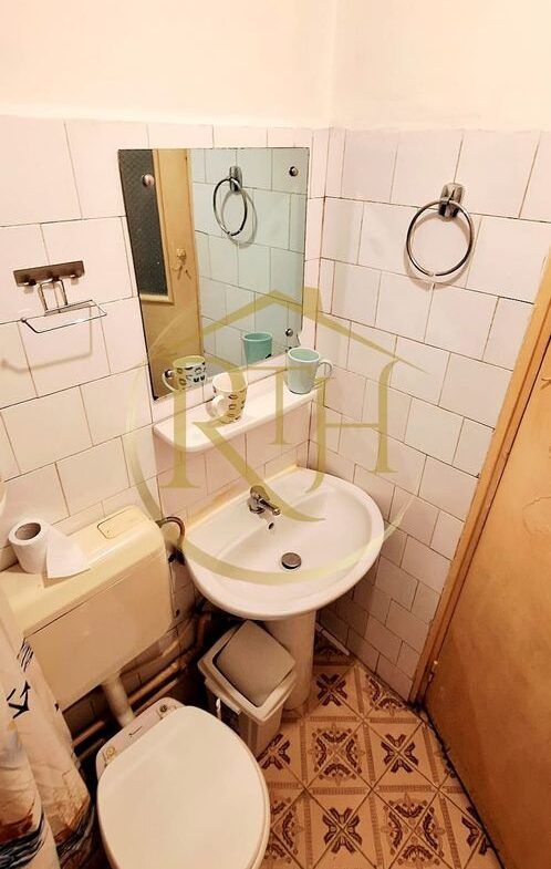 Oferim spre inchiriere, garsoniera situat in zona Complex Studentesc