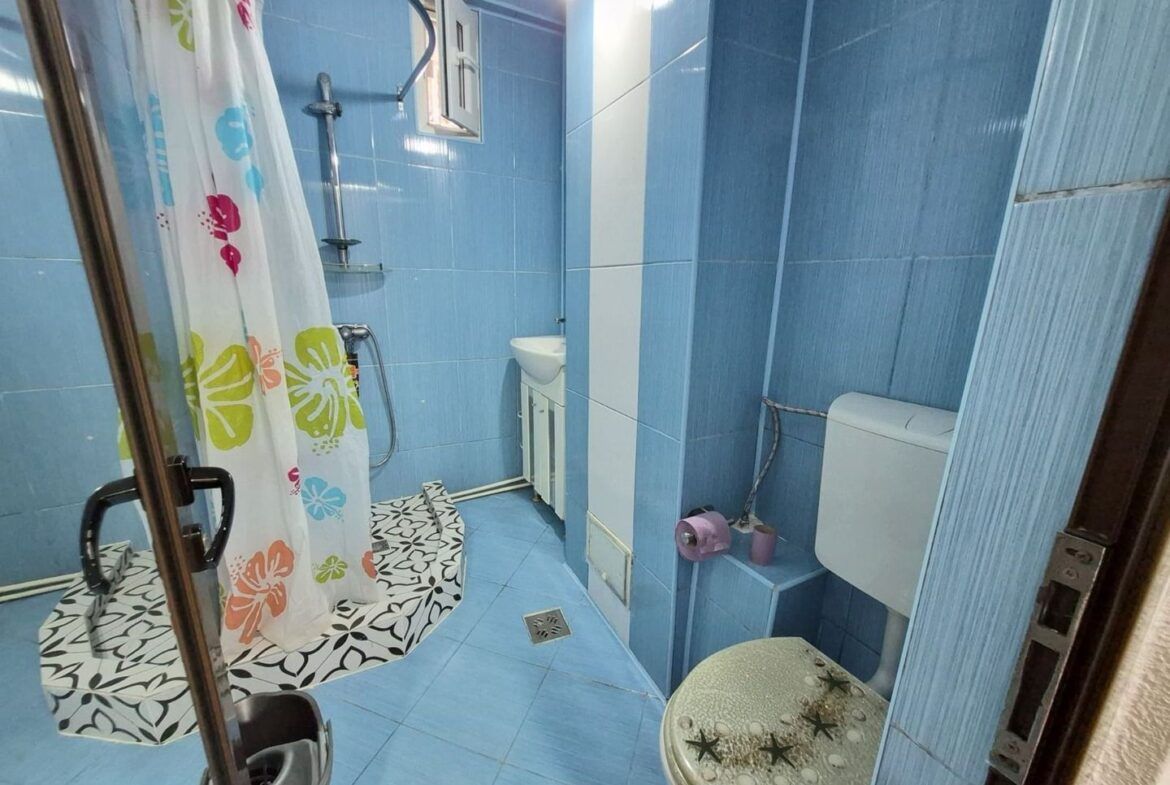 De inchiriat apartament cu 2 camere, Micro 17, parter, 400 euro