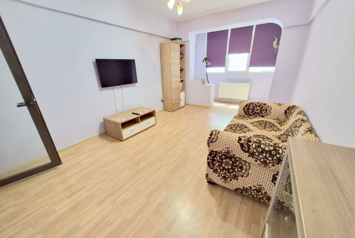 De inchiriat apartament cu 2 camere, Micro 17, parter, 400 euro