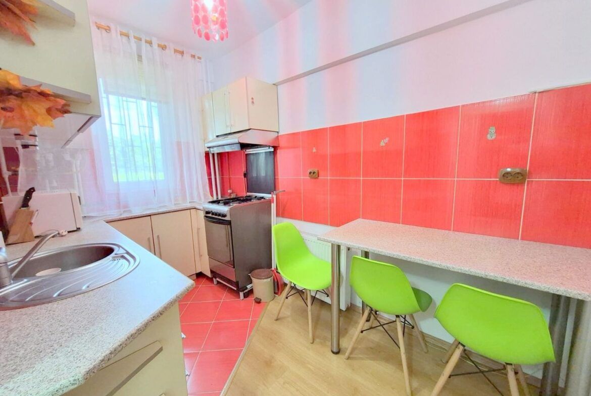 De inchiriat apartament cu 2 camere, Micro 17, parter, 400 euro