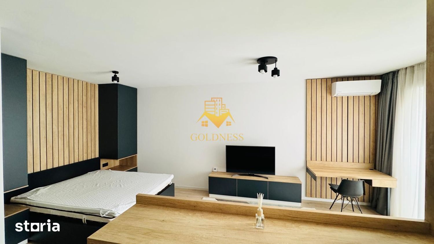 anBn-10225 1 camera studio, Marasti, The Office, Record Park, 21 dec. Lidl