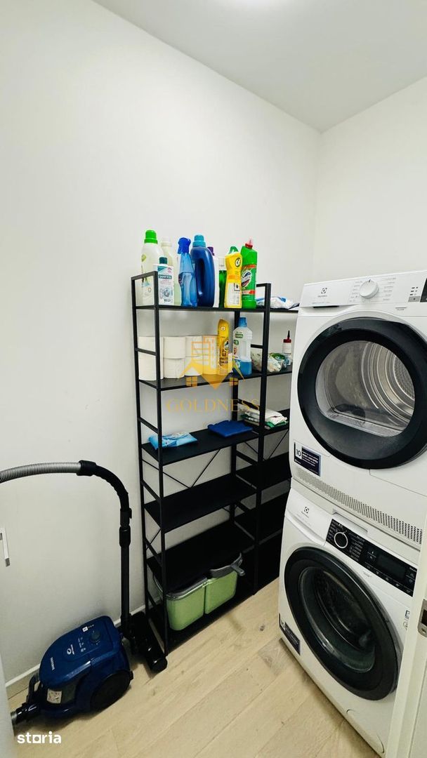 anBn-10228 1 camera studio, Marasti, The Office, Record Park, 21 dec. Lidl