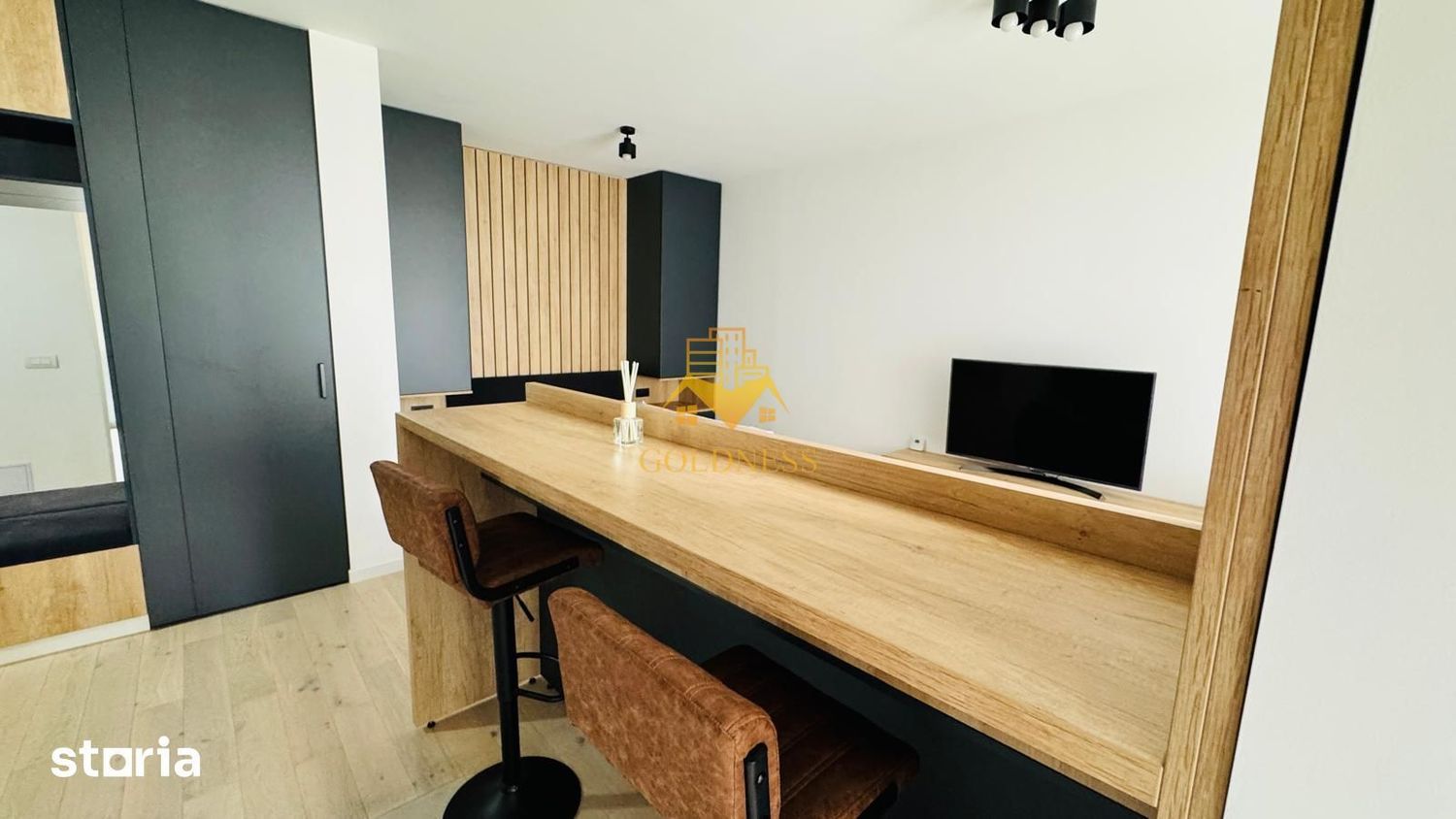 anBn-10233 1 camera studio, Marasti, The Office, Record Park, 21 dec. Lidl