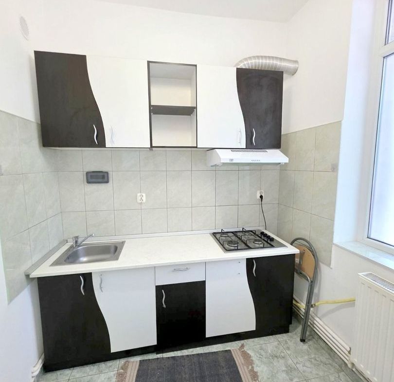De inchiriat apartament cu o camera ultracentral, et. 1, 320 euro