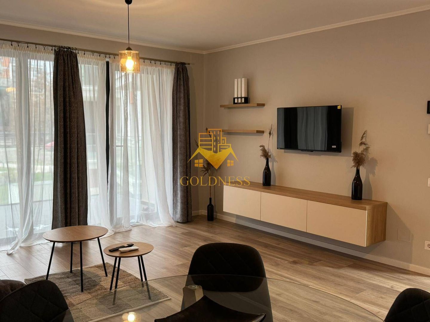2 camere, Marasti, The Nest, The Office, 21 Dec, Prima inchiriere