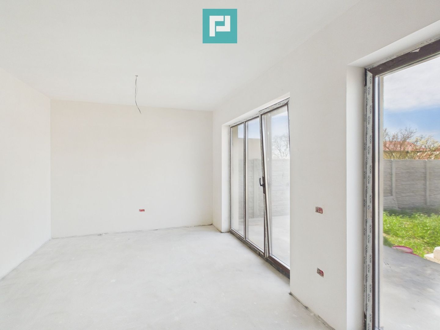 Duplex spațios 102 mp utili, teren 350mp in Covaci