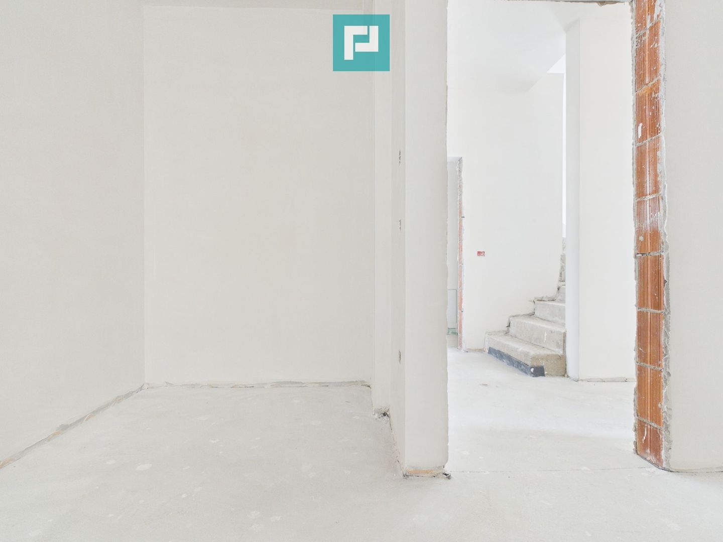 Duplex spațios 102 mp utili, teren 350mp in Covaci