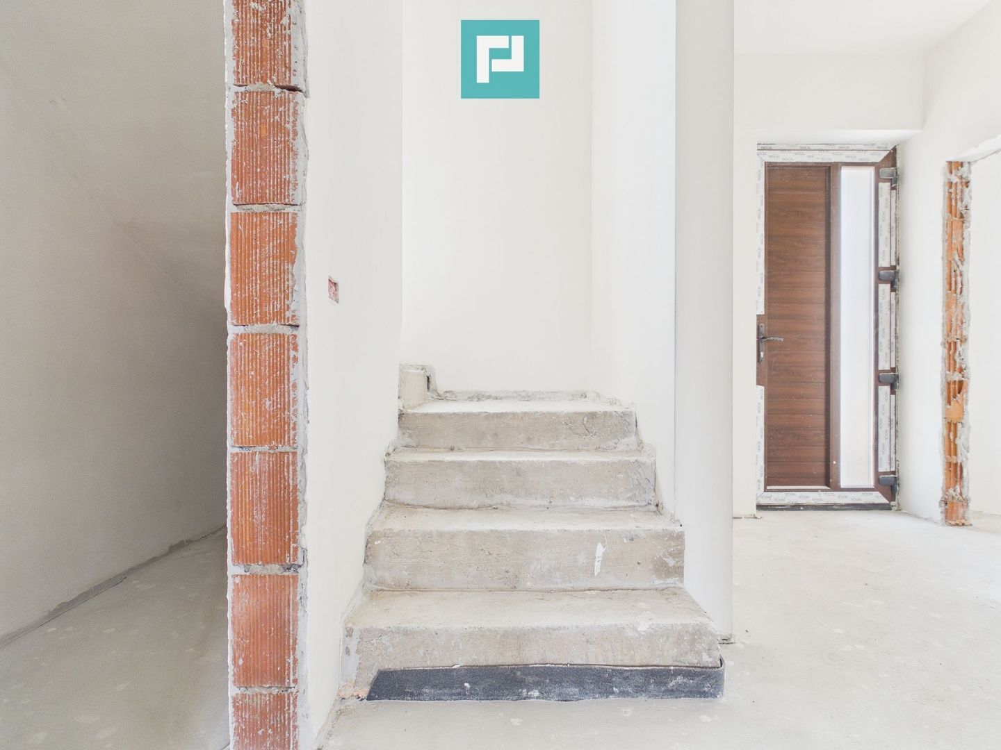 Duplex spațios 102 mp utili, teren 350mp in Covaci