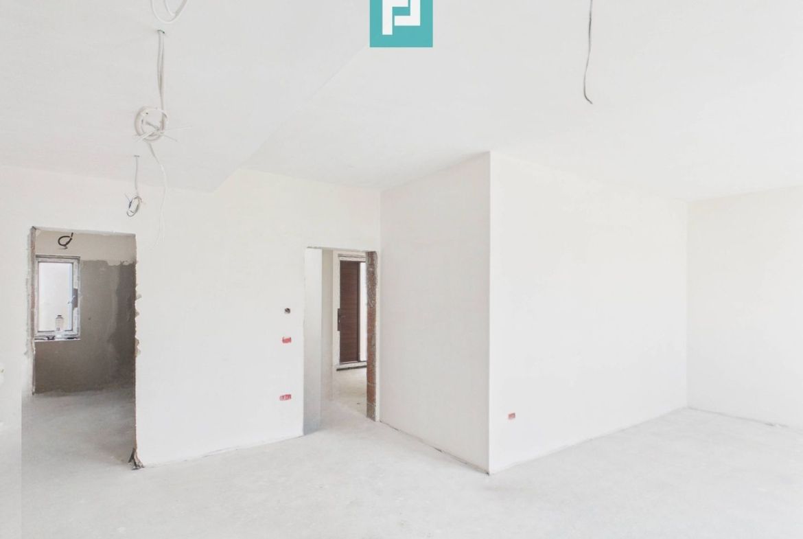 Duplex spațios 102 mp utili, teren 350mp in Covaci