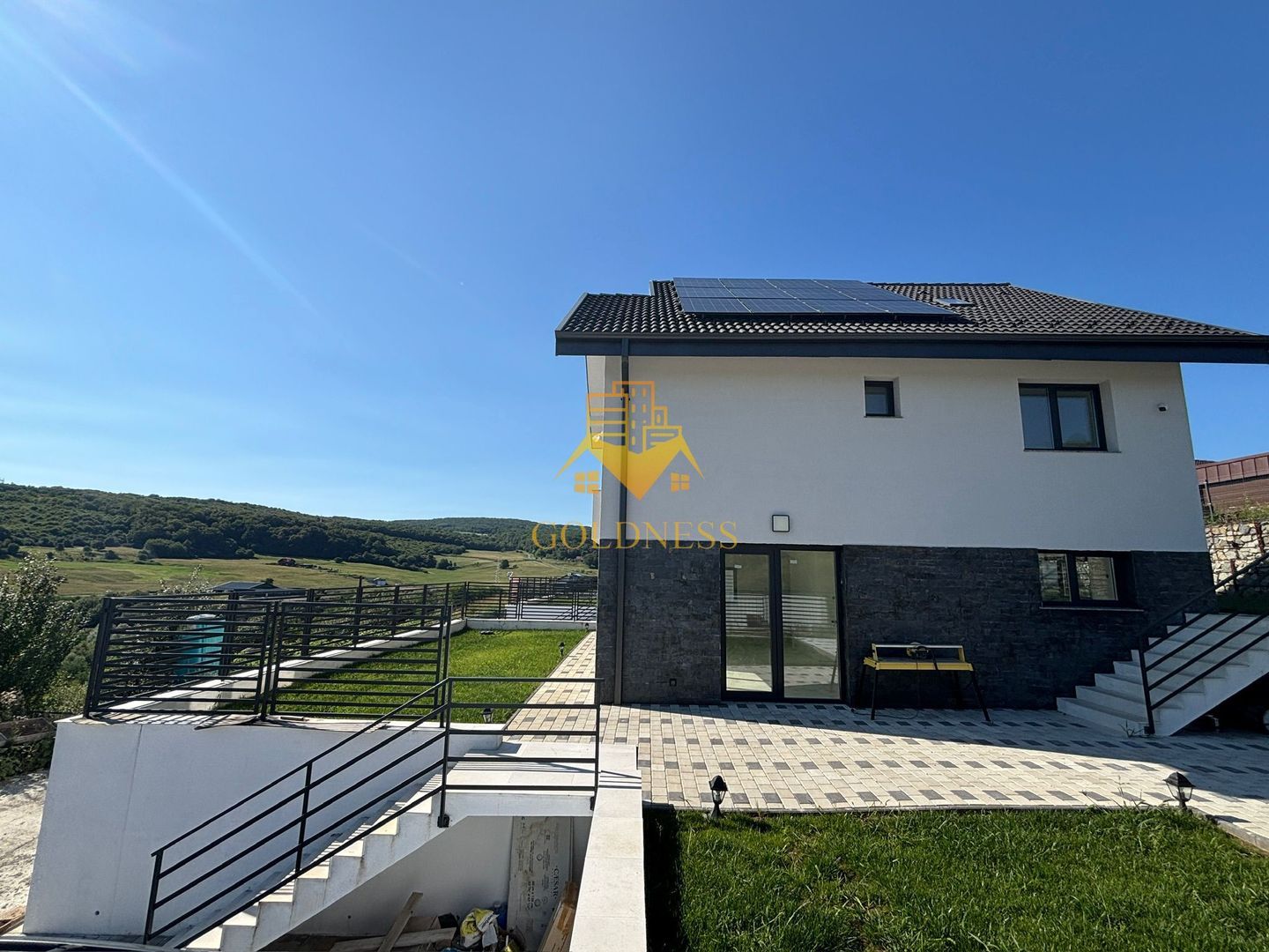 Casa individuala, 4 camere, garaj ,gradina, 2 bai, Popesti , Baciu