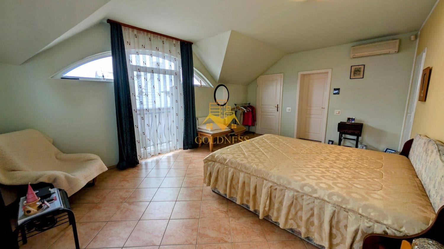 anBn-10525 Vila, 6 Camere, 365 mp, 4 bai, Andrei Muresanu, Constantin Brancusi