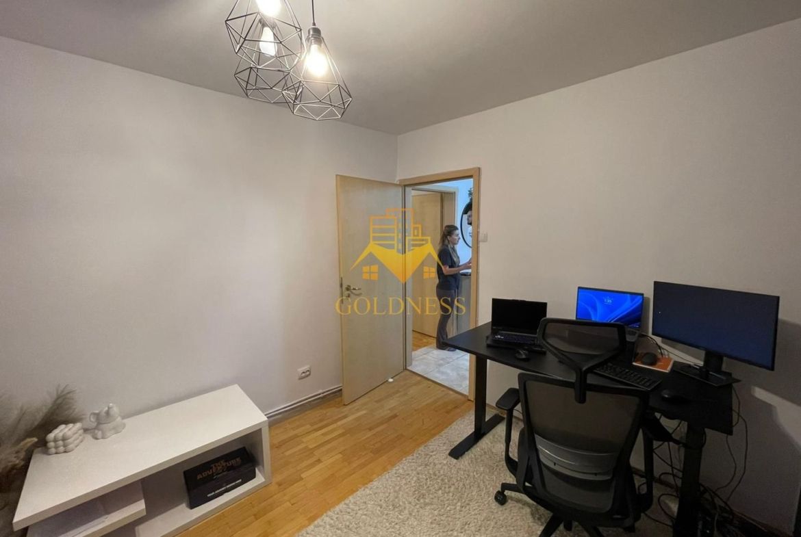 3 camere decomandate, Parcare, Big, Mehedinti, Baza sportiva, Manastur