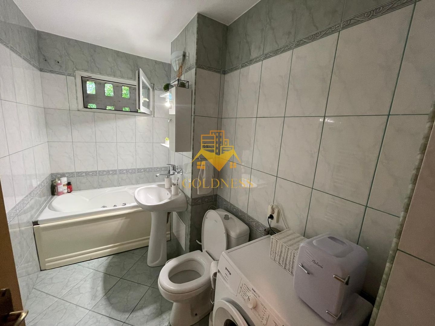 3 camere decomandate, Parcare, Big, Mehedinti, Baza sportiva, Manastur
