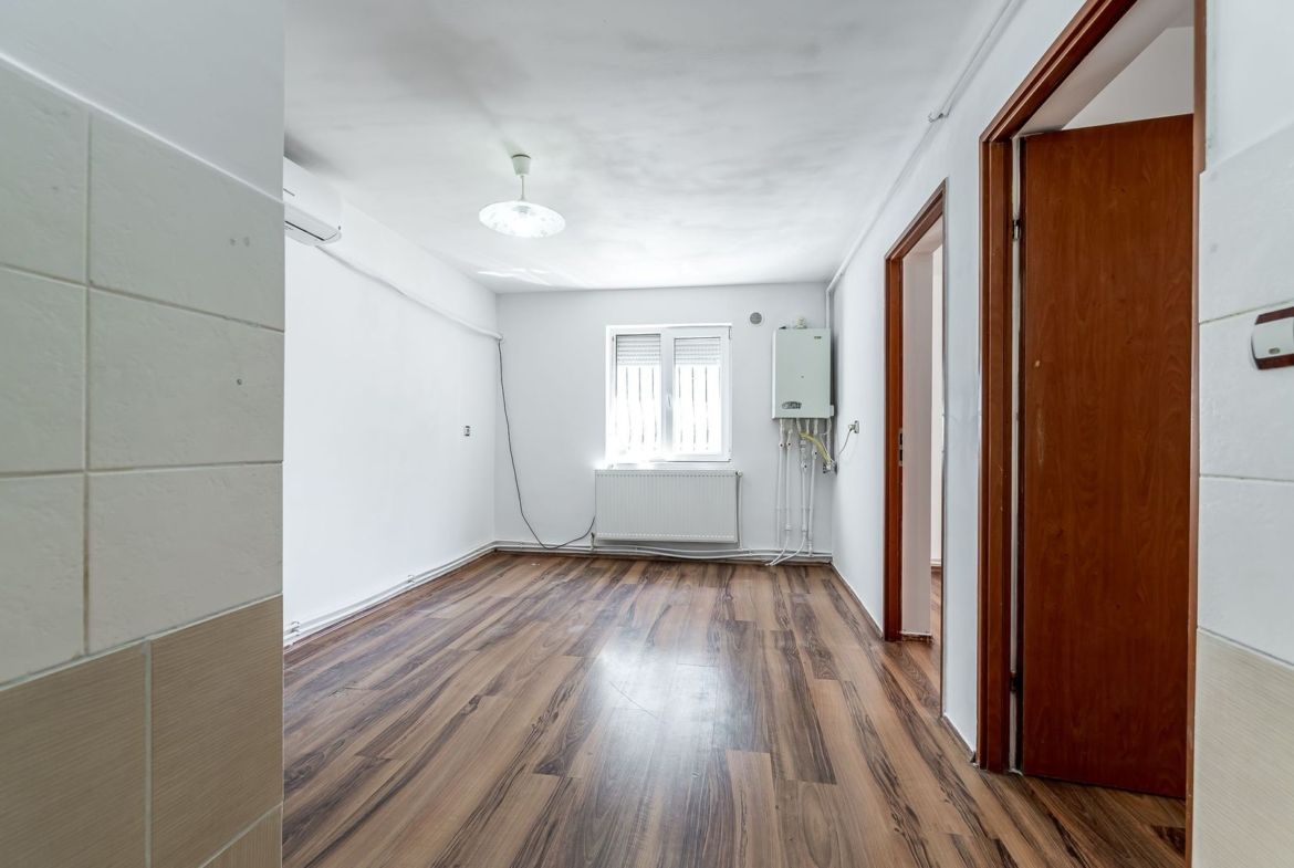 Un cămin practic pentru o familie la început de drum - foto 3