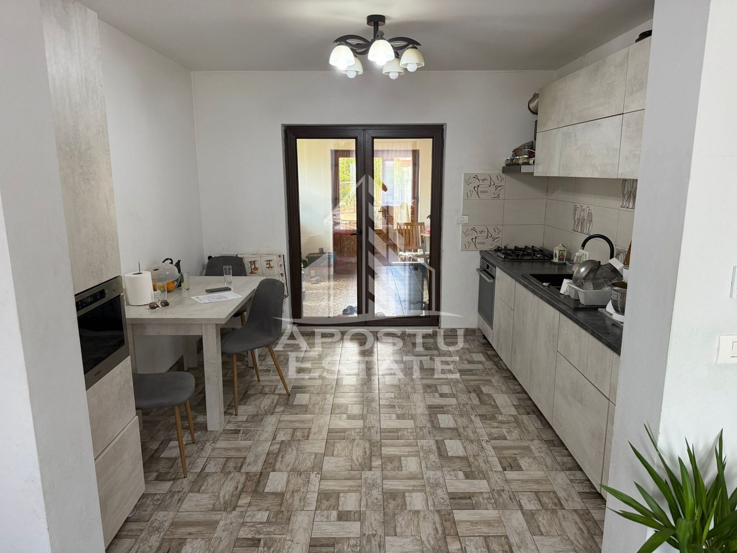 Casa individuala pe parter cu 4 camere, teren 711 mp, Urseni