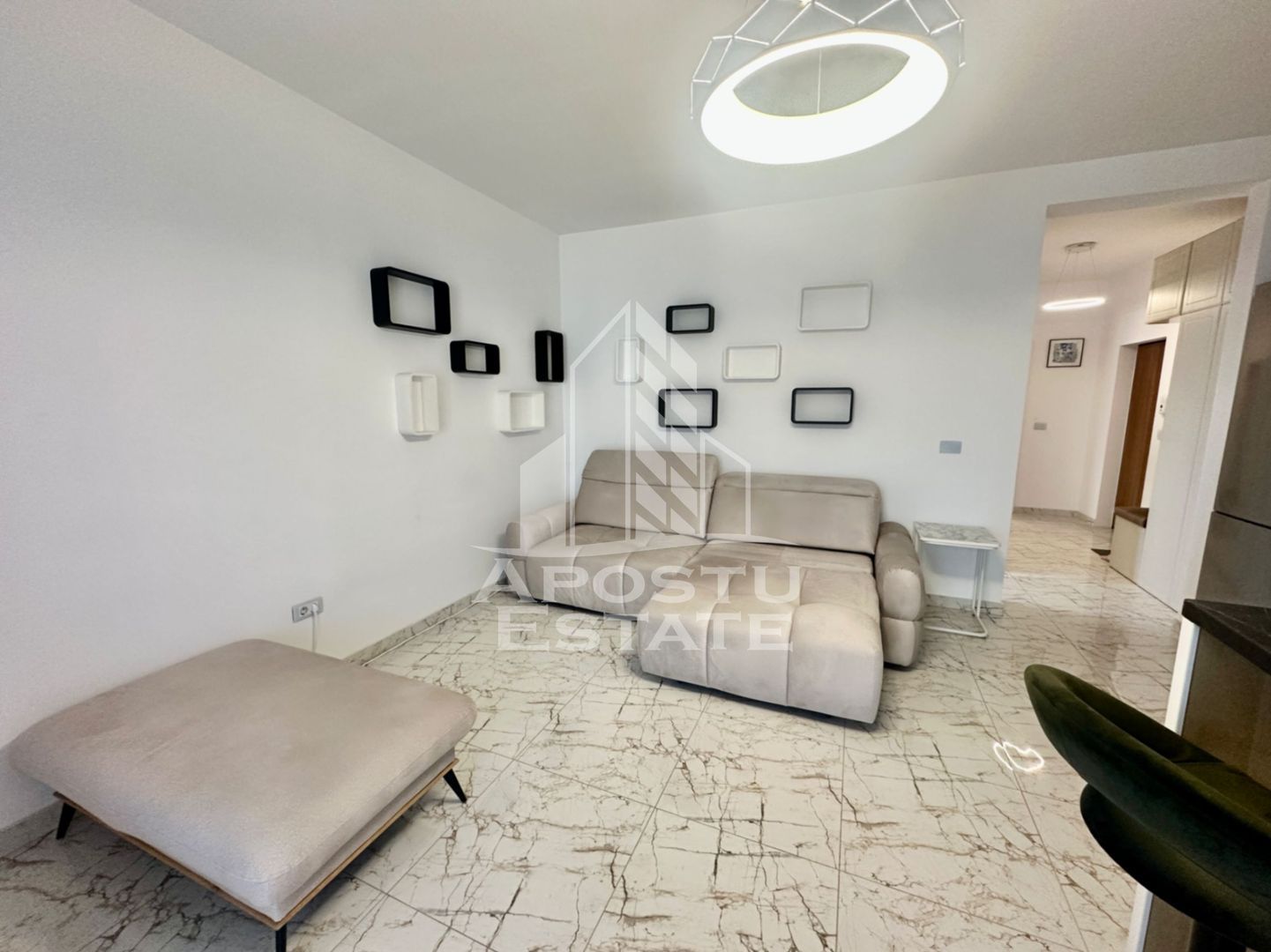 Apartament cu 2 camere, pod propriu, parcare acoperita, zona Lidl