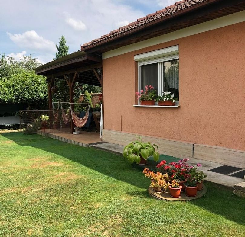 BRASADAS vinde casa cu 7 camere si teren 1100mp in zona Burdea.