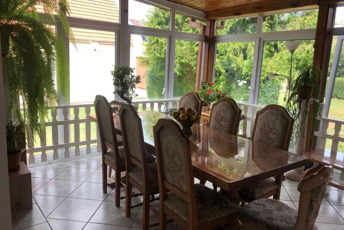 BRASADAS vinde casa cu 7 camere si teren 1100mp in zona Burdea.