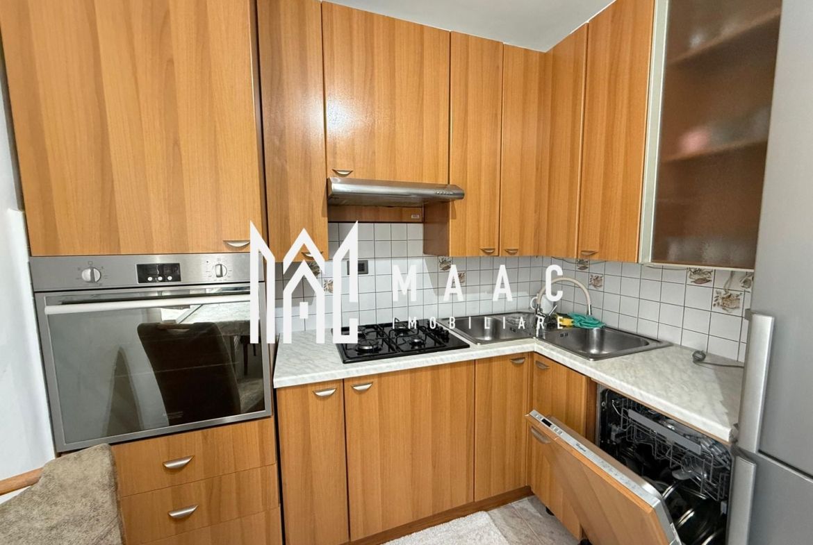 Apartament 3 camere | 2 bai | Renovat | Balcon | V. Aurie