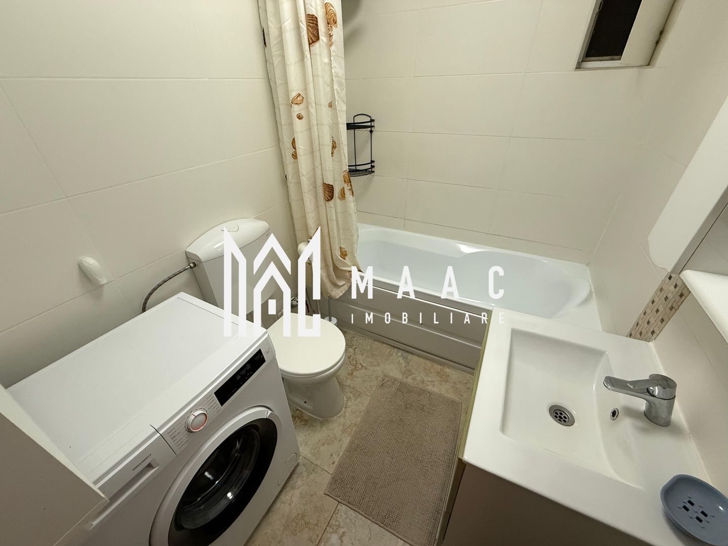 Apartament 3 camere | 2 bai | Renovat | Balcon | V. Aurie