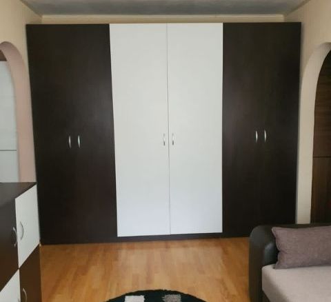 De vanzare apartament cu 2 camere etaj 1, Micro 38, 59.000 euro - Imagine principala