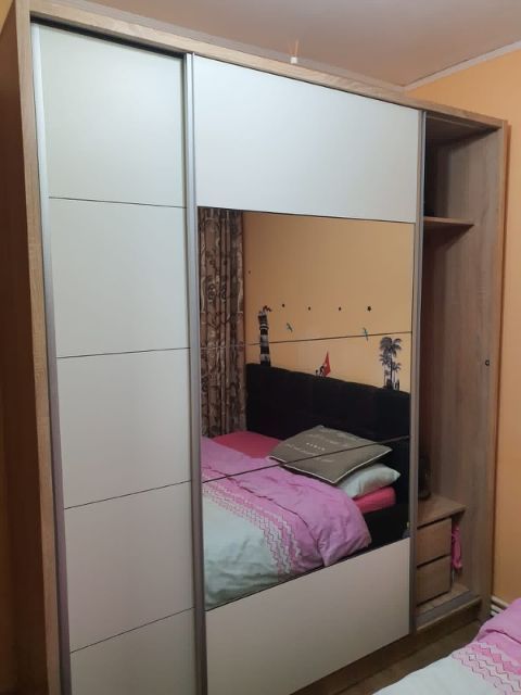 De vanzare apartament cu 2 camere etaj 1, Micro 38, 60.000 euro