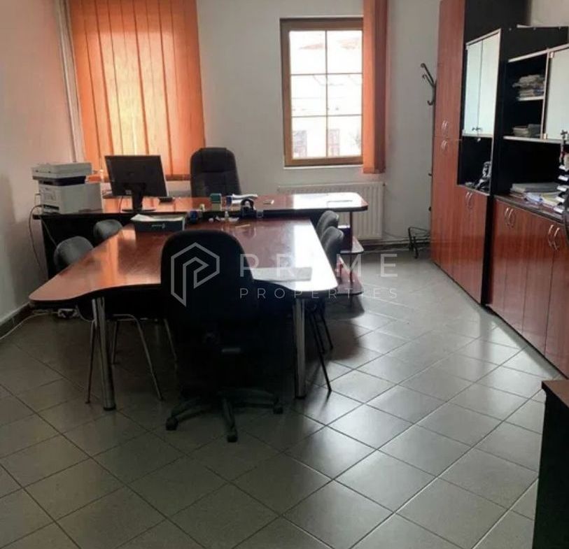 DE ÎNCHIRIAT: Spațiu Comercial Ultracentral (200 mp) – Front Stradal