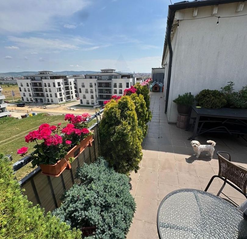 Penthouse cu 3 camere terasă 50 mp si 2 parcări in Belvedere Residence