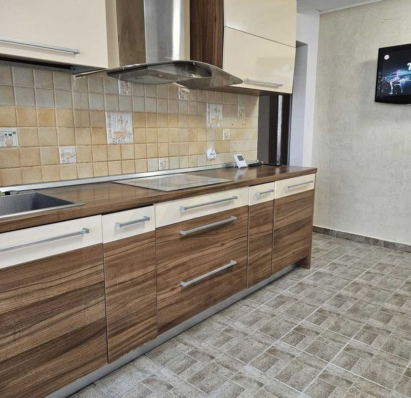 Apartament cochet cu 3 camere  Etaj 1  Lift  Vasile Aaron