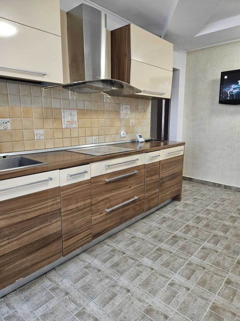 Apartament cochet cu 3 camere  Etaj 1  Lift  Vasile Aaron