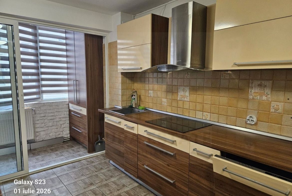Apartament cochet cu 3 camere  Etaj 1  Lift  Vasile Aaron
