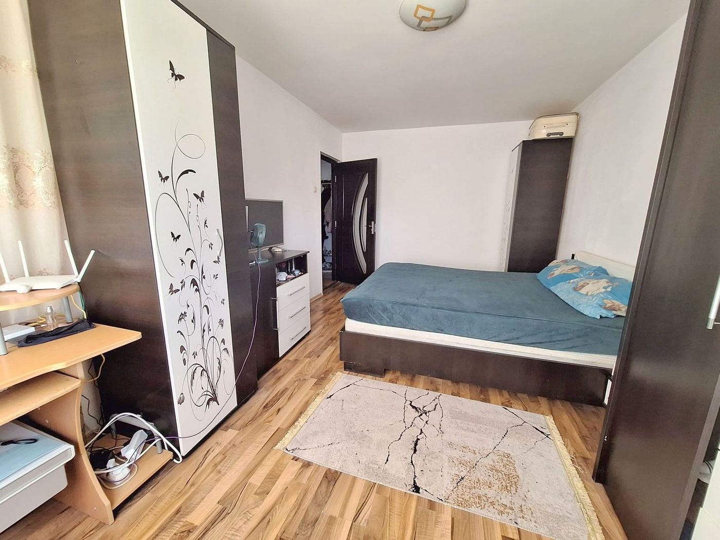 Apartament 2 camere de închiriat - Micro 17 - Mobilat - 300 Euro - foto 2