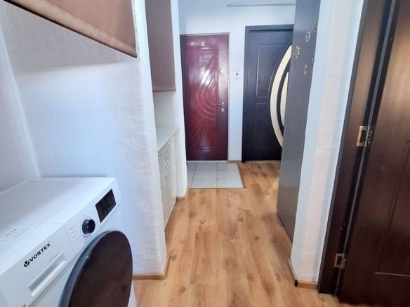 Apartament 2 camere de închiriat - Micro 17 - Mobilat - 300 Euro - foto 3