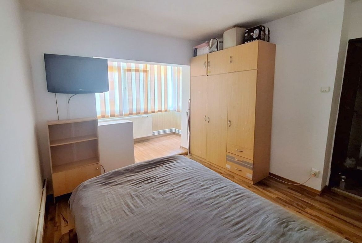 Apartament 2 camere de închiriat - Micro 17 - Mobilat - 300 Euro - foto 5