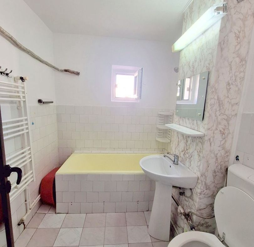 Apartament 2 camere de închiriat - Micro 17 - Mobilat - 300 Euro - foto 7