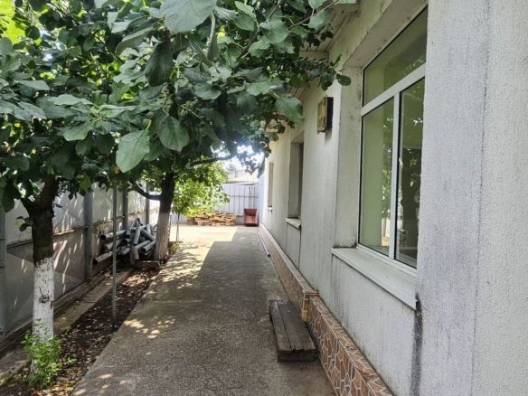 Casa la sol cu teren 1055 mp si livada - Vanatori, Galati - foto 2