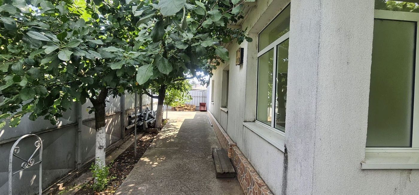Casa la sol cu teren 1055 mp si livada - Vanatori, Galati - foto 2
