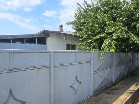 Casa la sol cu teren 1055 mp si livada - Vanatori, Galati - foto 3