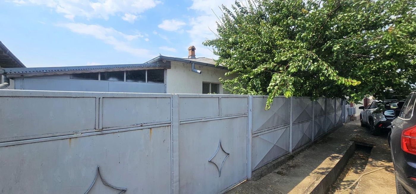 Casa la sol cu teren 1055 mp si livada - Vanatori, Galati - foto 3