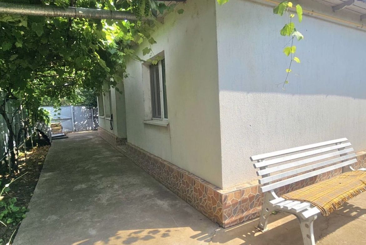 Casa la sol cu teren 1055 mp si livada - Vanatori, Galati - foto 4