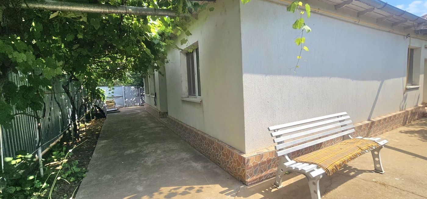 Casa la sol cu teren 1055 mp si livada - Vanatori, Galati - foto 4