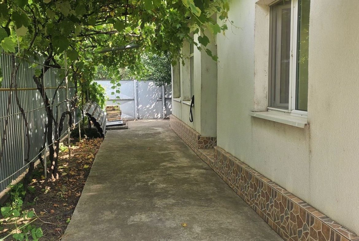 Casa la sol cu teren 1055 mp si livada - Vanatori, Galati - foto 5