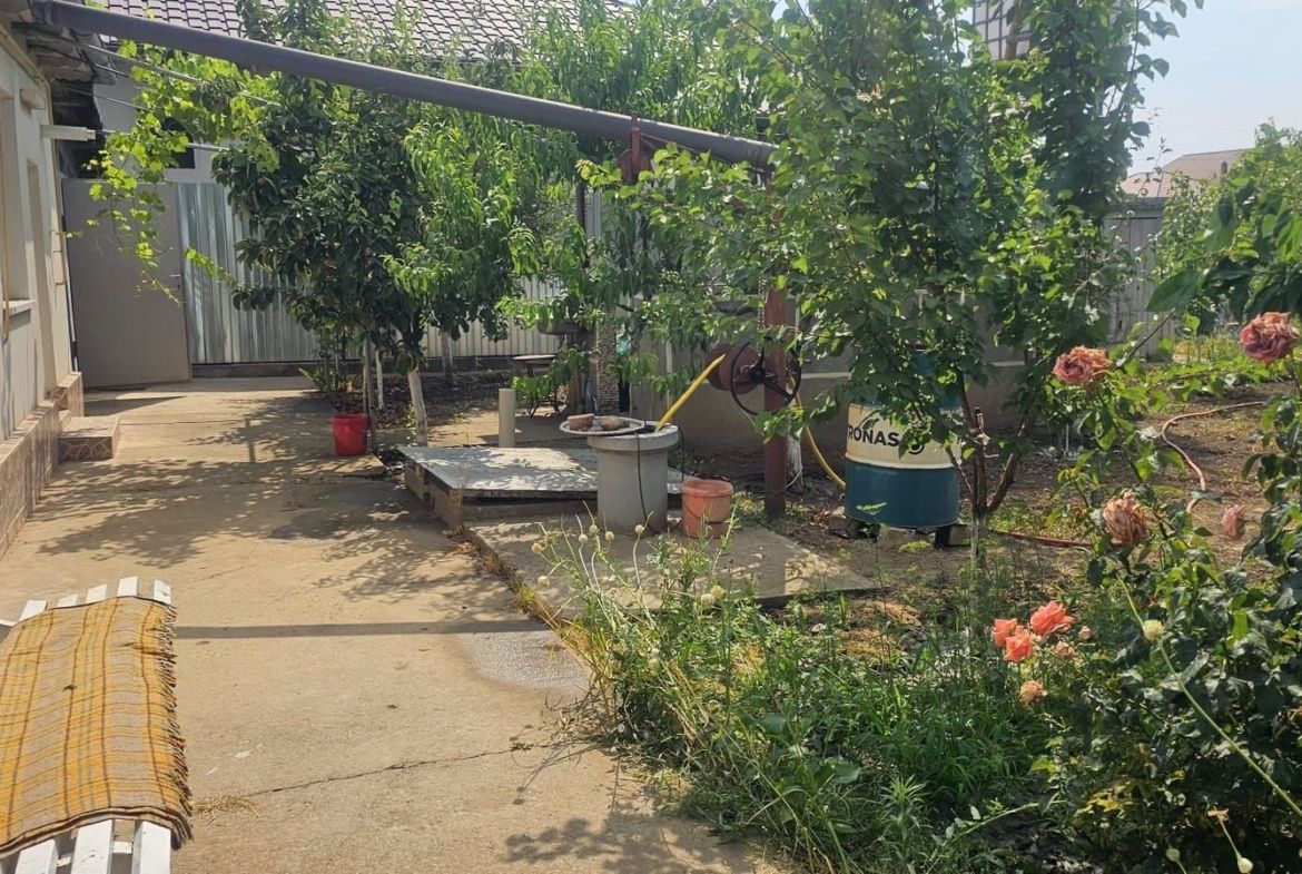 Casa la sol cu teren 1055 mp si livada - Vanatori, Galati - foto 6