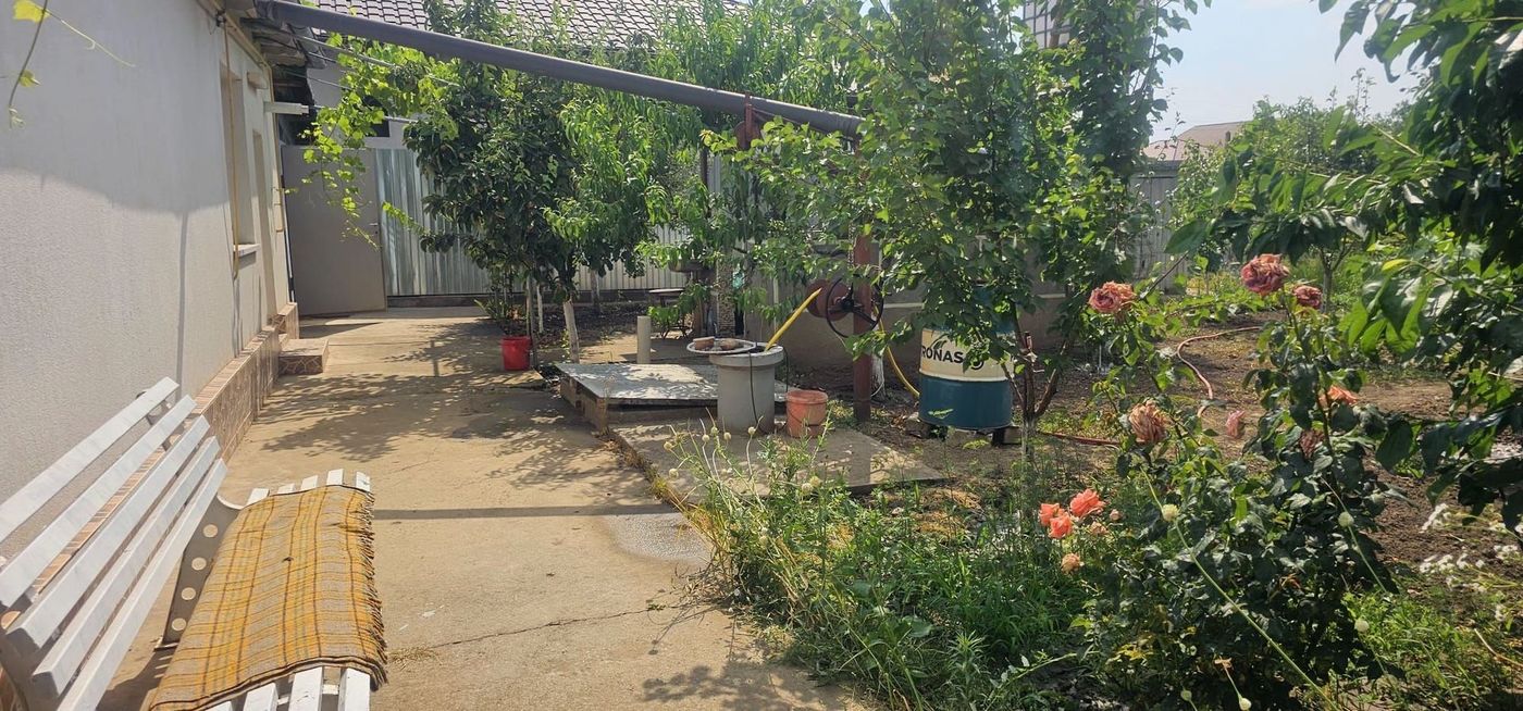 Casa la sol cu teren 1055 mp si livada - Vanatori, Galati - foto 6