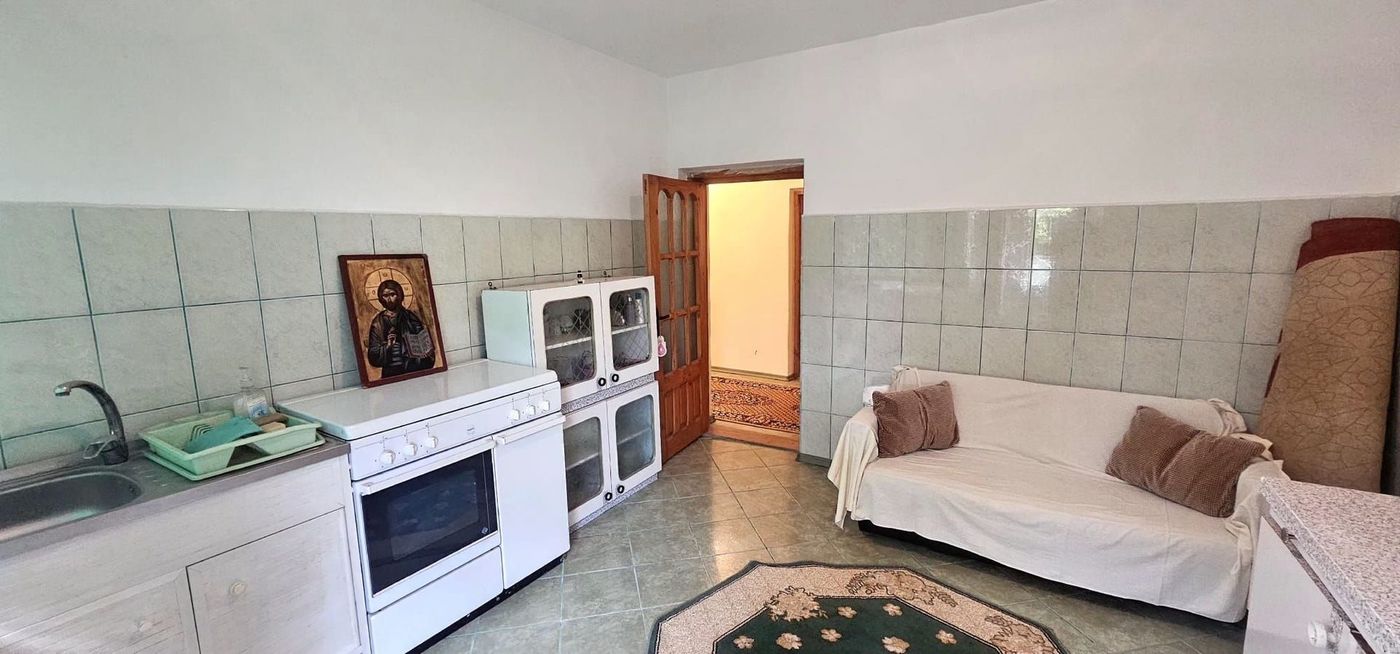 Casa la sol cu teren 1055 mp si livada - Vanatori, Galati - foto 7
