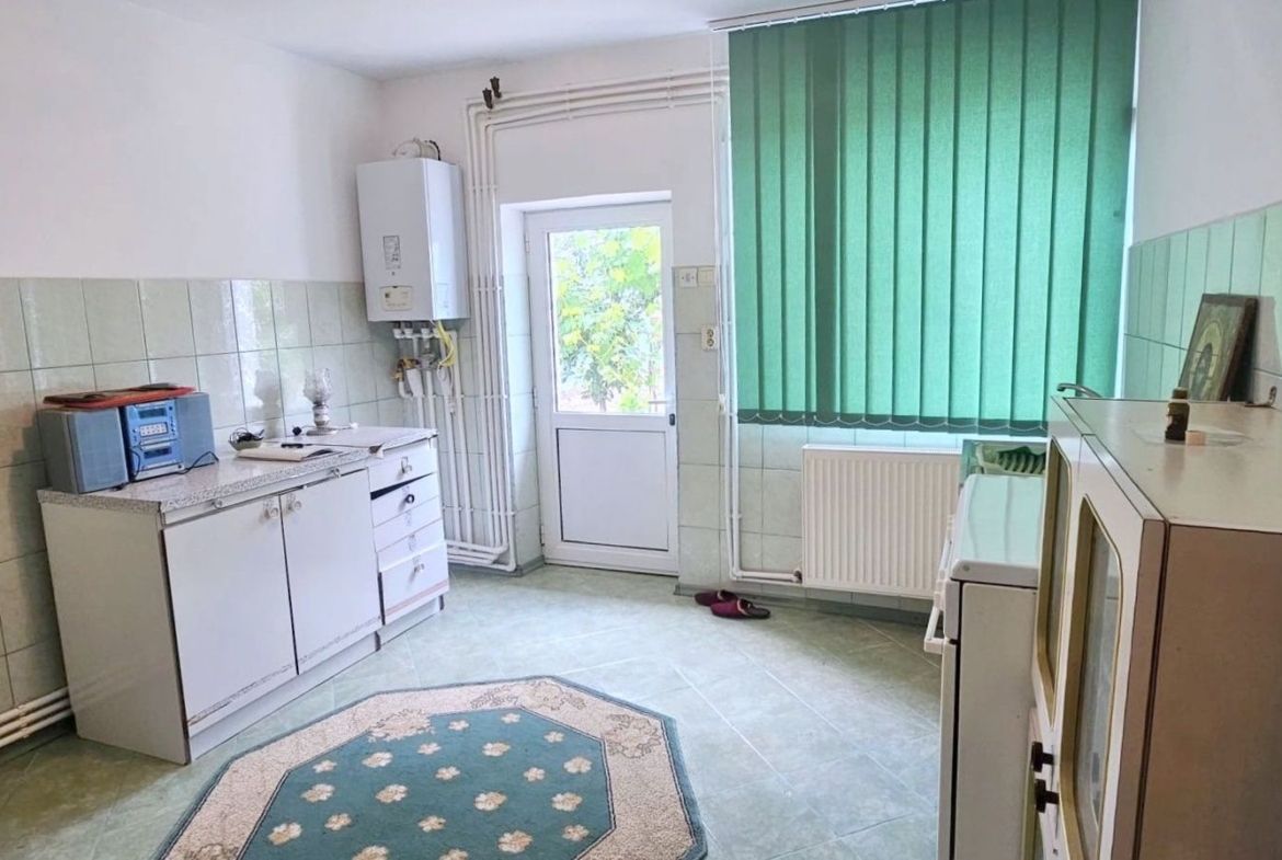 Casa la sol cu teren 1055 mp si livada - Vanatori, Galati - foto 8
