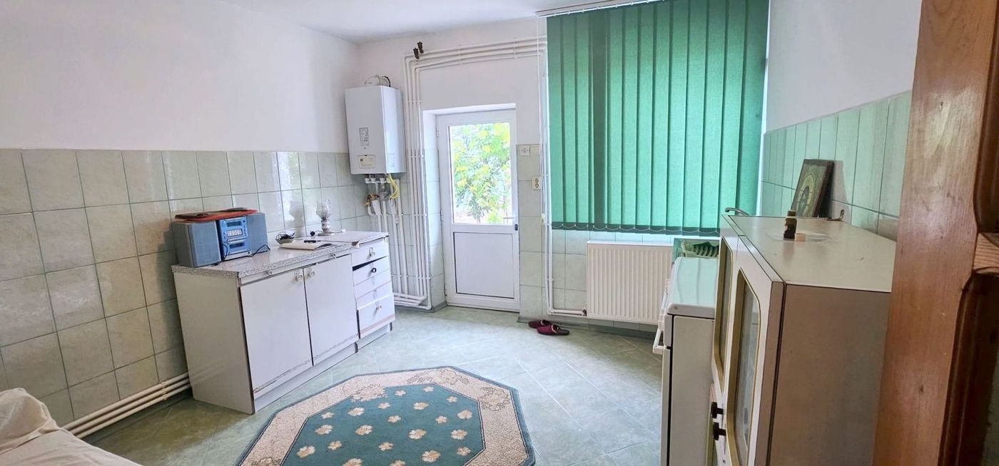 Casa la sol cu teren 1055 mp si livada - Vanatori, Galati - foto 8