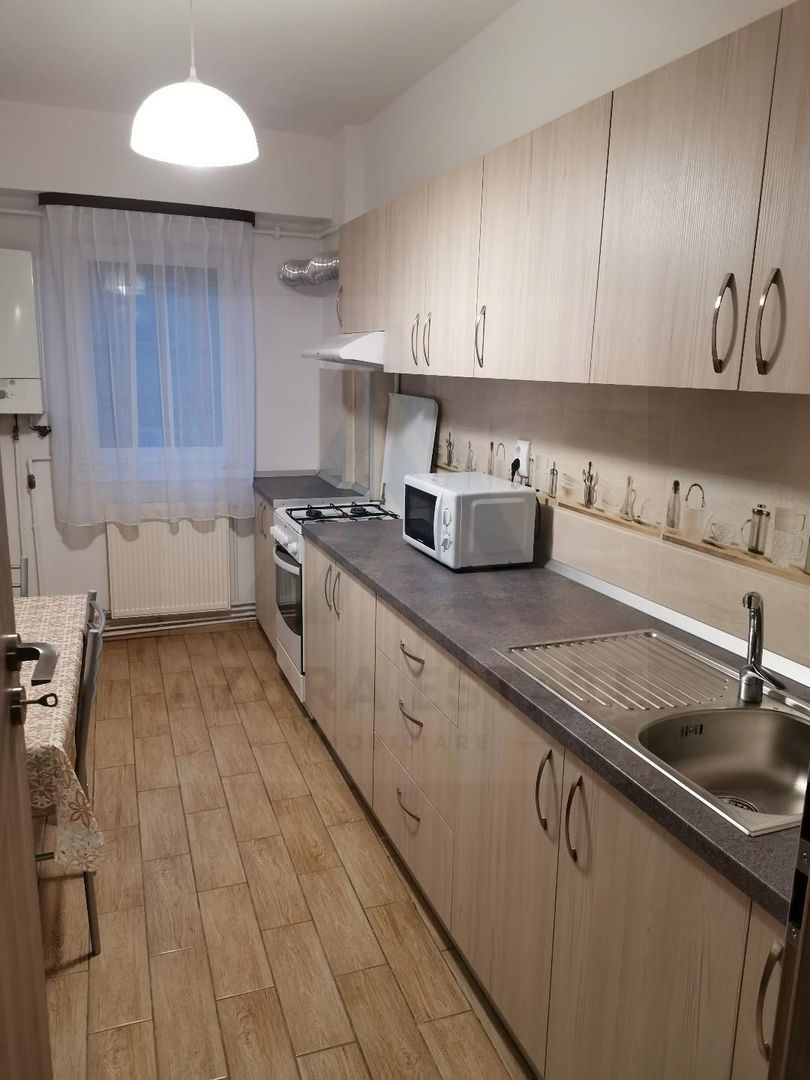 Apartament 2 camere 55 mp utili etajul 1 cu balcon in zona Centrala - foto 3
